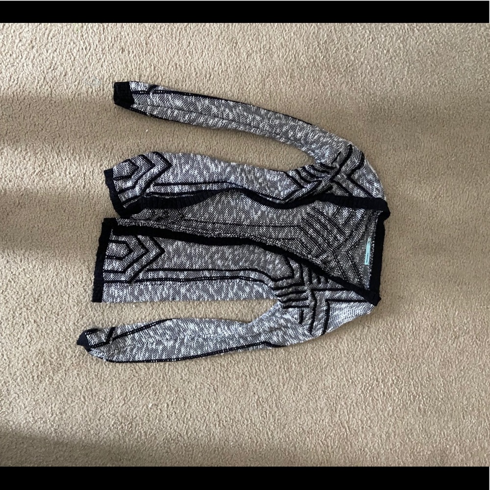 Maurice’s size small Black and white cardigan